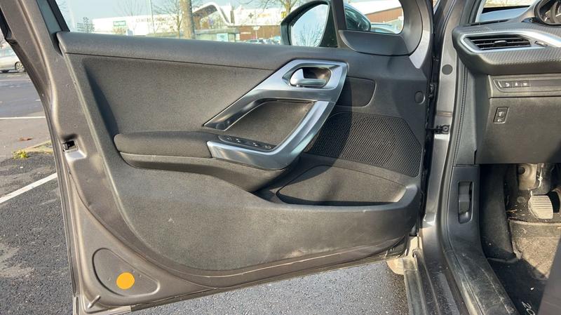 Peugeot 2008 1.2 PureTech 110 Allure