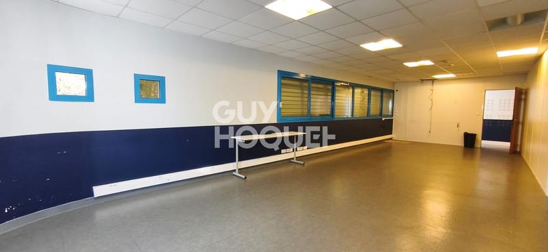 Local d'activités - 880 m² - 16 pièces