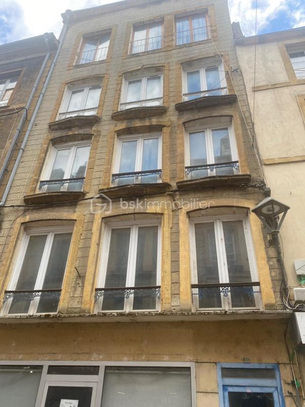 Immeuble - 225 m² - 8 pièces