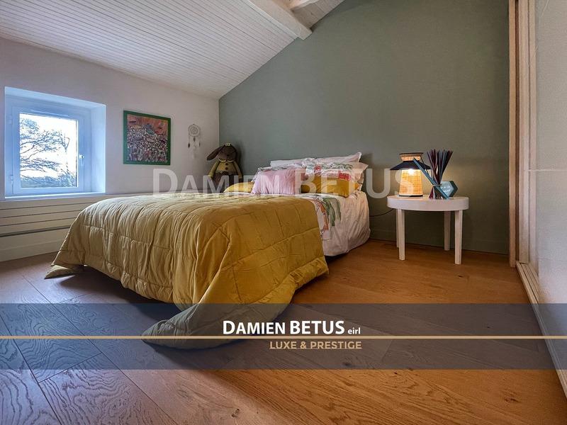 Maison - 186 m² - 11 pièces