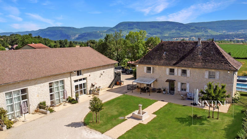 Maison ancienne - 692 m² - 16 pièces