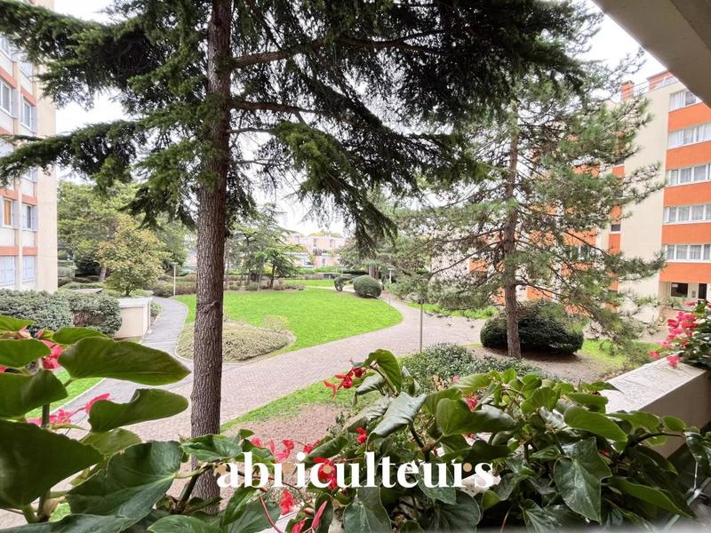 Appartement ancien - 79 m² - 4 pièces