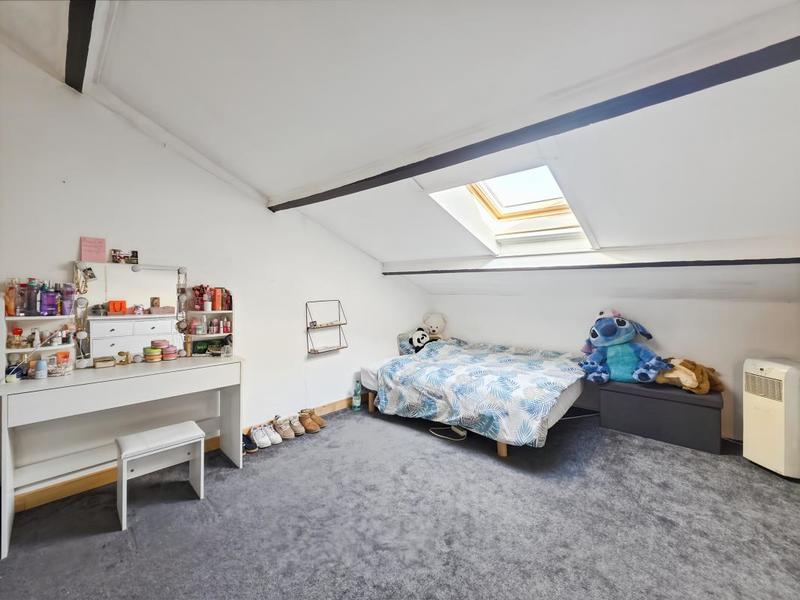 Maison - 264 m² - 10 pièces