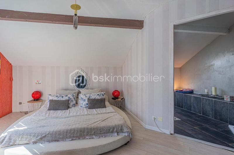 Maison traditionnelle - 156 m² - 5 pièces