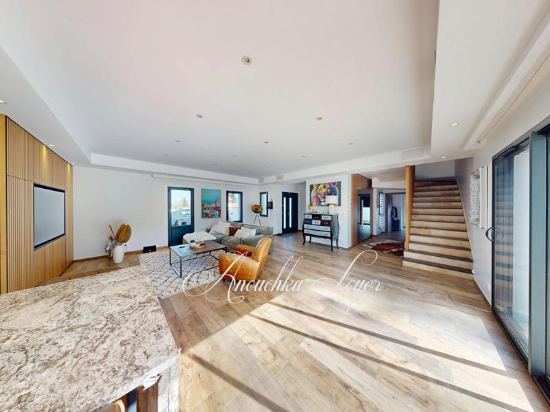 Villa - 286 m² - 11 pièces