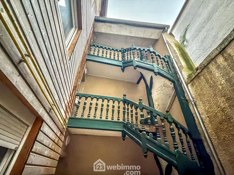 Immeuble - 162 m² - 7 pièces