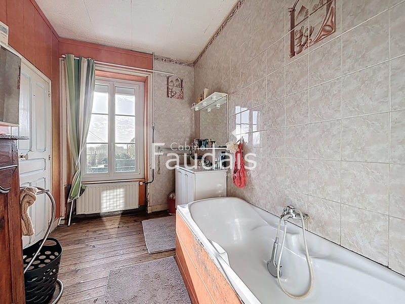 Maison - 147 m² - 6 pièces