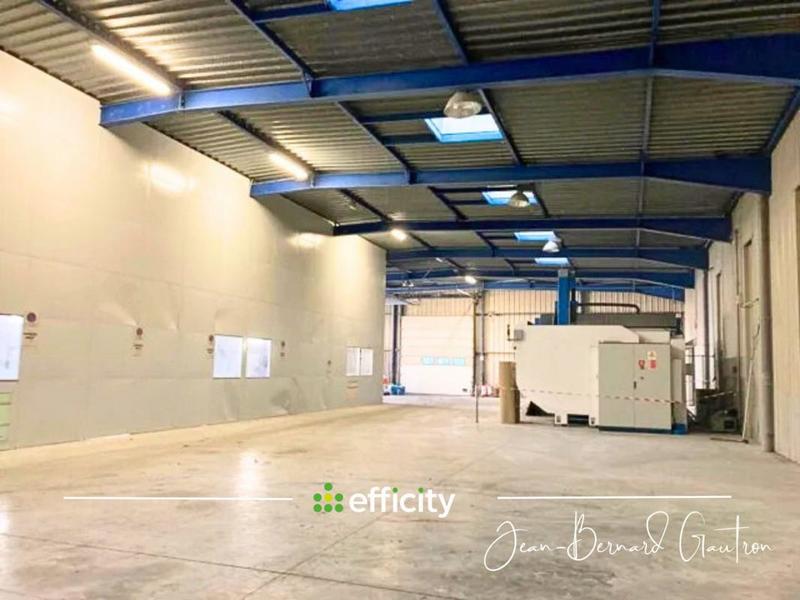 Entrepôt - 2 650 m² - 6 pièces