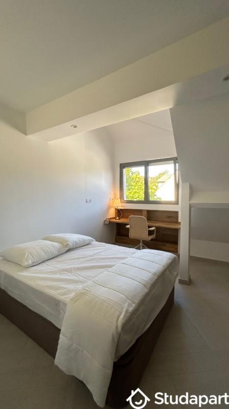 Chambre - 13 m² - 1 pièce