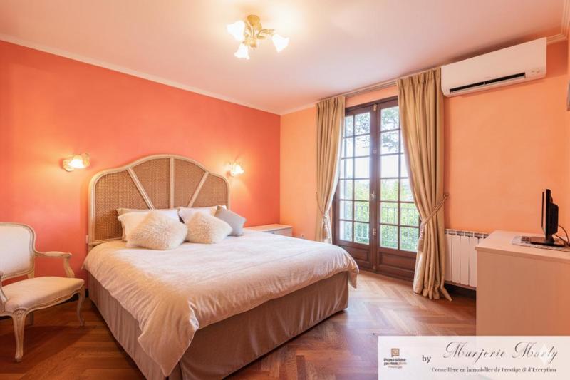 Maison - 223 m² - 6 pièces