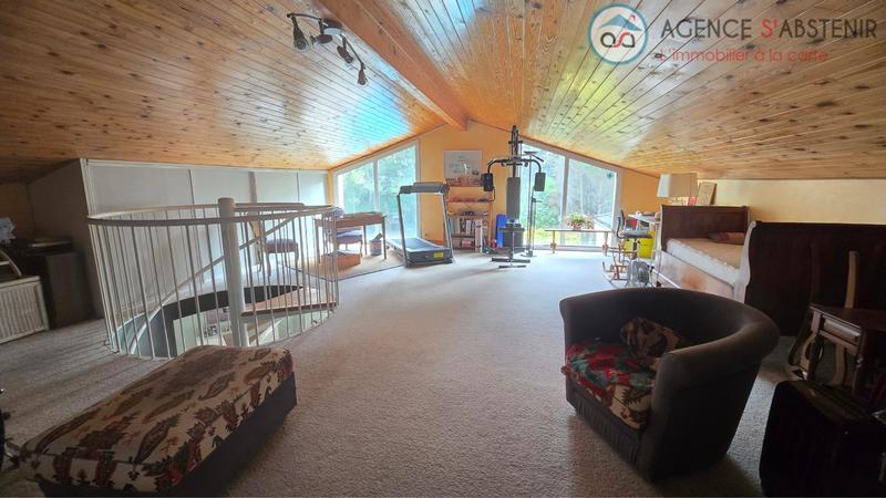 Maison - 258 m² - 7 pièces