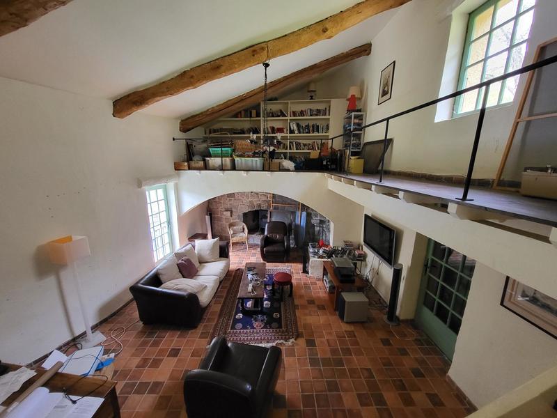 Maison - 360 m² - 11 pièces