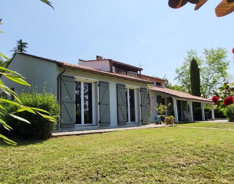 Maison - 182 m² - 5 pièces