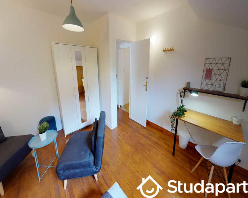 Chambre - 230 m² - 1 pièce