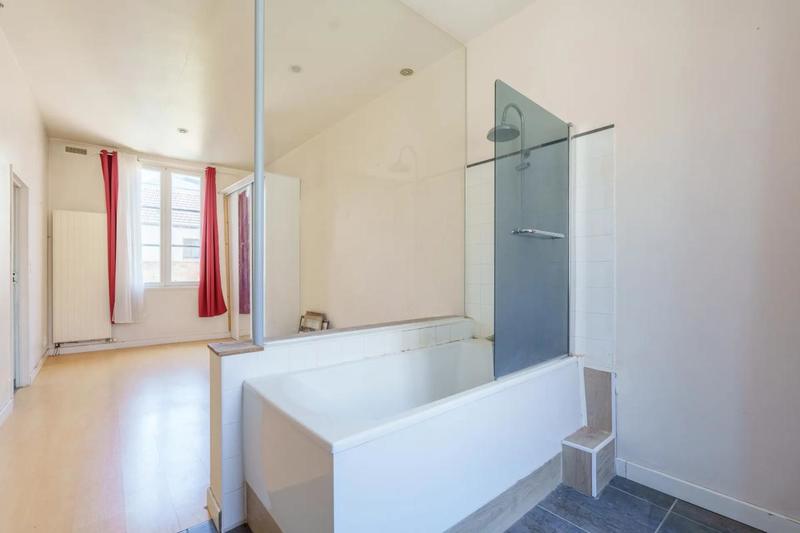 Maison - 201 m² - 9 pièces