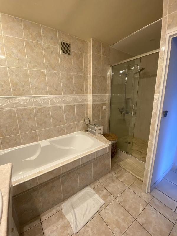 Appartement - 98 m² - 5 pièces