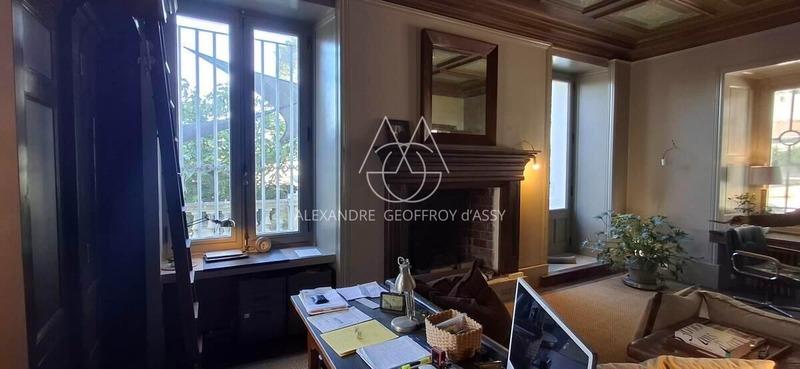 Château - 1 200 m² - 25 pièces