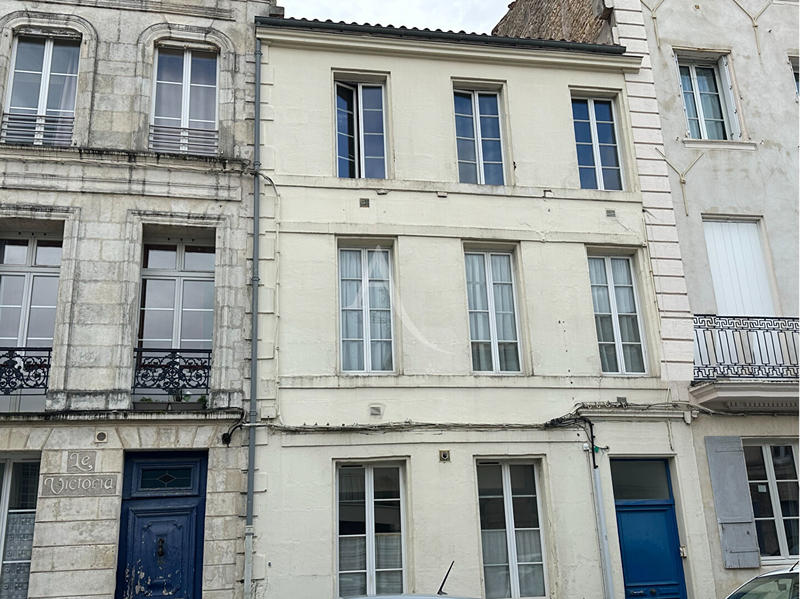 Immeuble - 19 pièces