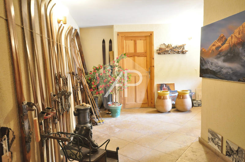 Maison - 251 m² - 10 pièces