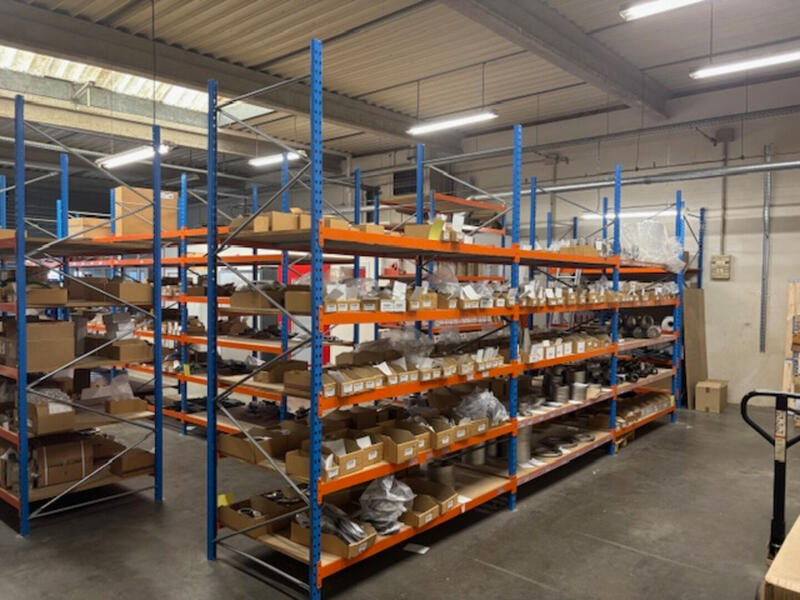 Local d'activité / Entrepôt - 240 m²