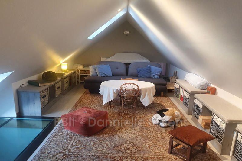 Maison - 200 m² - 2 pièces