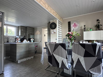 Maison - 80 m² - 4 pièces