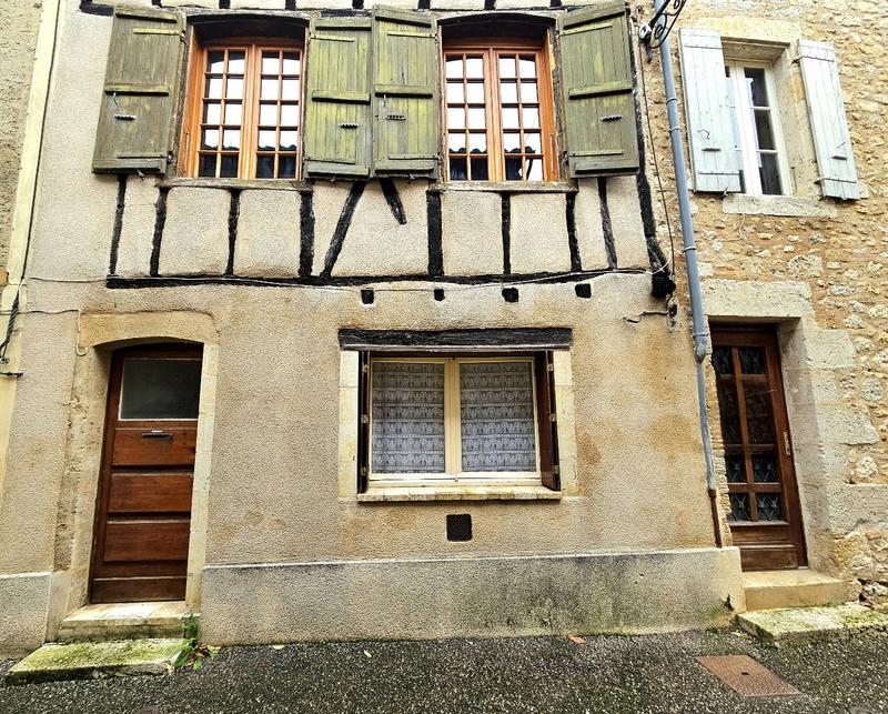 Maison - 216 m² - 9 pièces