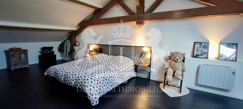 Maison - 210 m² - 8 pièces