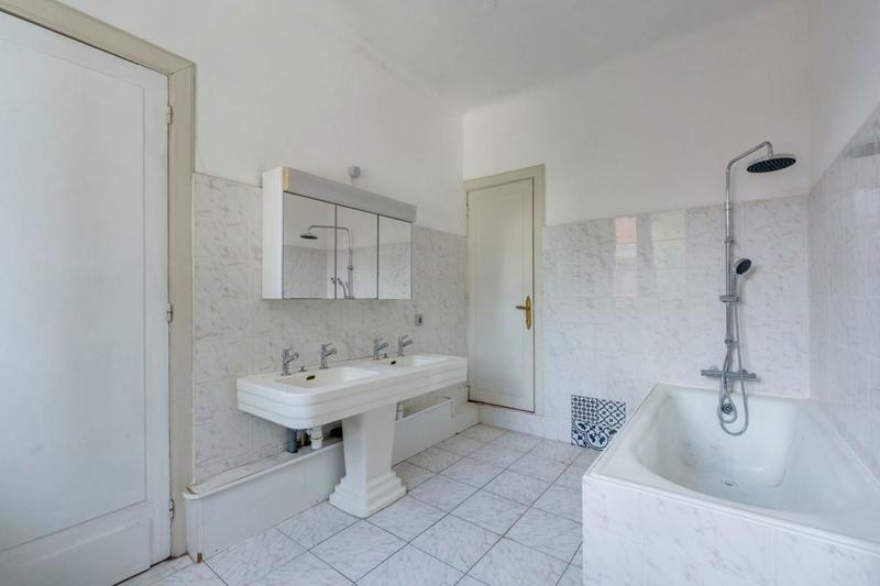 Maison - 255 m² - 7 pièces