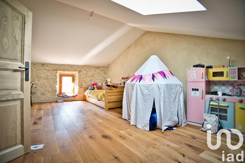 Maison - 243 m² - 9 pièces