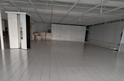 Local commercial - 1 043 m²