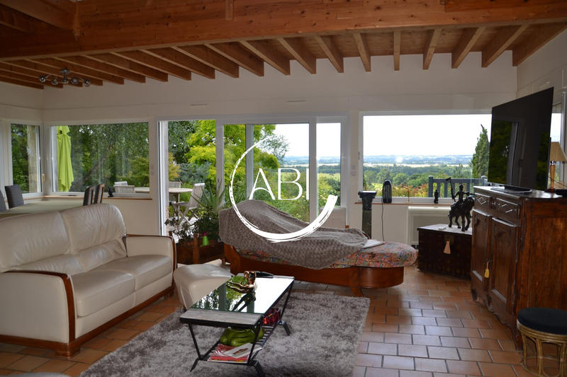 Maison - 206 m² - 7 pièces