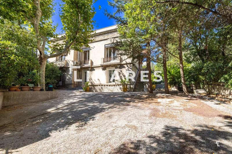 Maison - 204 m² - 6 pièces