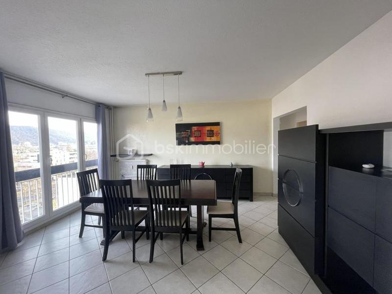 Appartement - 96 m² - 5 pièces