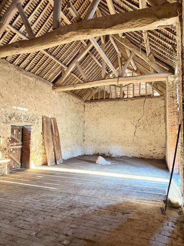 Grange - 120 m² - 1 pièce