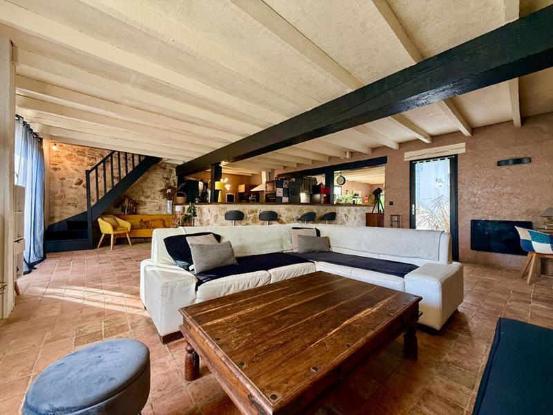 Maison - 260 m² - 10 pièces