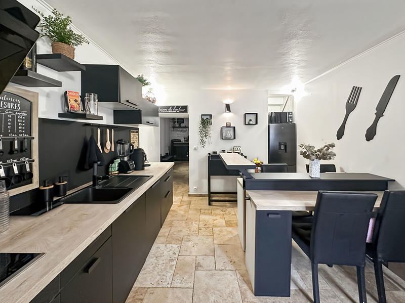 Maison - 90 m² - 5 pièces