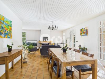 Maison - 145 m² - 5 pièces