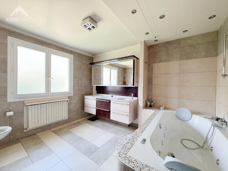 Maison - 153 m² - 5 pièces