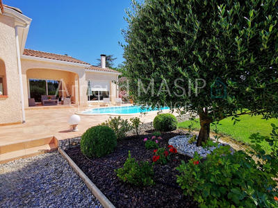 Maison - 152 m² - 6 pièces