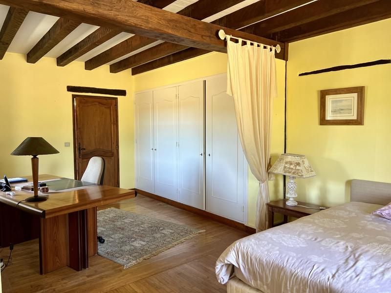 Maison - 221 m² - 6 pièces