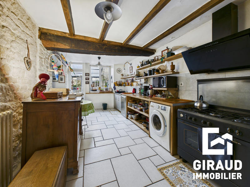 Maison ancienne - 178 m² - 8 pièces