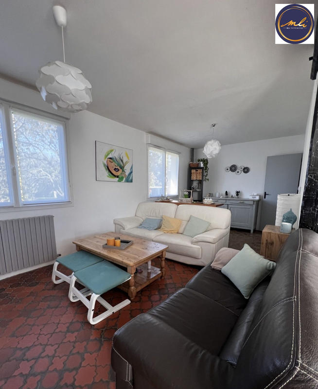 Maison traditionnelle - 128 m² - 9 pièces