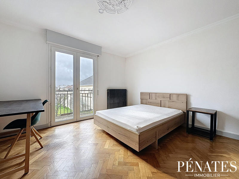 Maison - 203 m² - 10 pièces