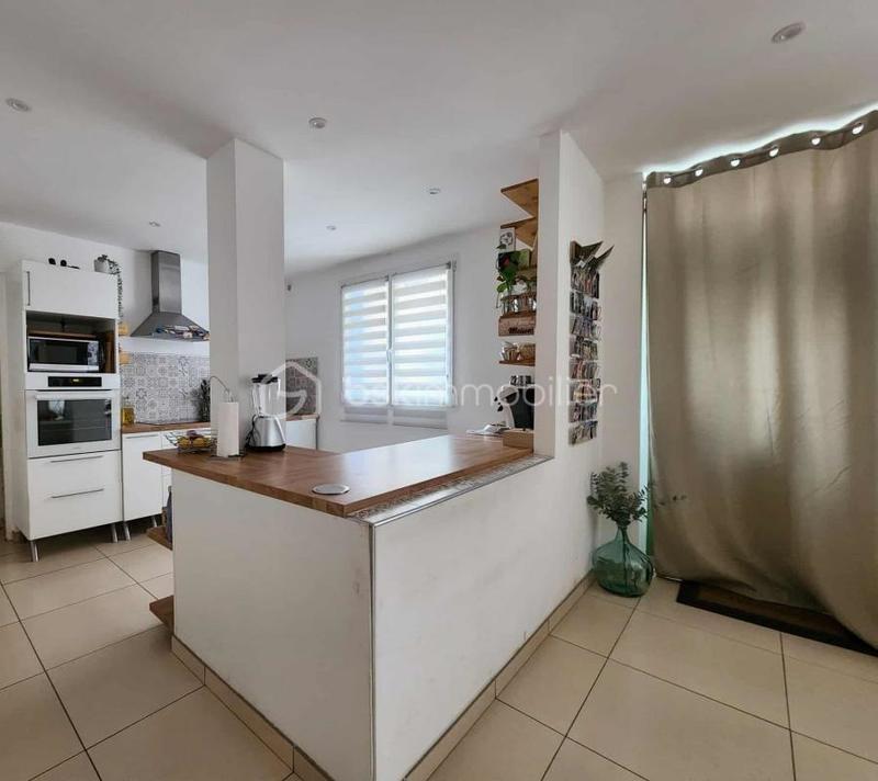 Maison - 246 m² - 10 pièces