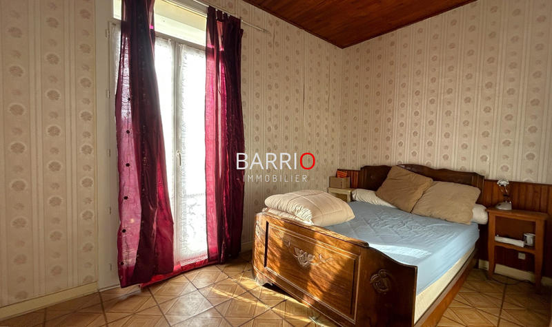 Maison traditionnelle - 255 m² - 12 pièces