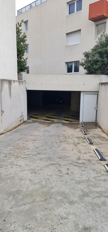 Parking / Garage - 11 m²