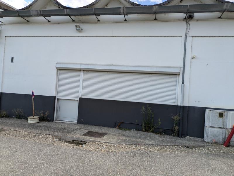 Local d'activité / Entrepôt - 135 m² - 2 pièces