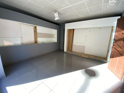 Local commercial - 110 m² - 4 pièces