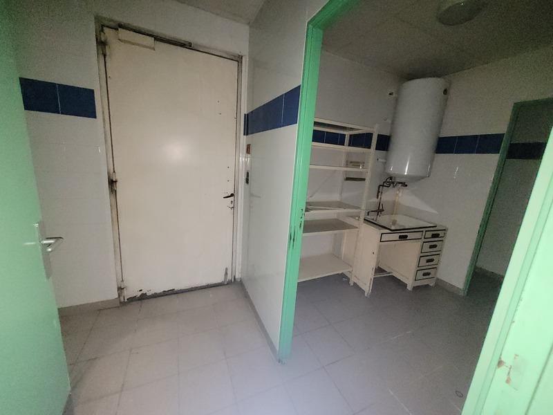 Local d'activité / Entrepôt - 434 m² - 10 pièces